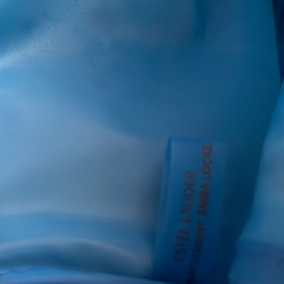 Estée Lauder Cosmetic Bag NEW in package. Size 7"x7" - Picture 3 of 10